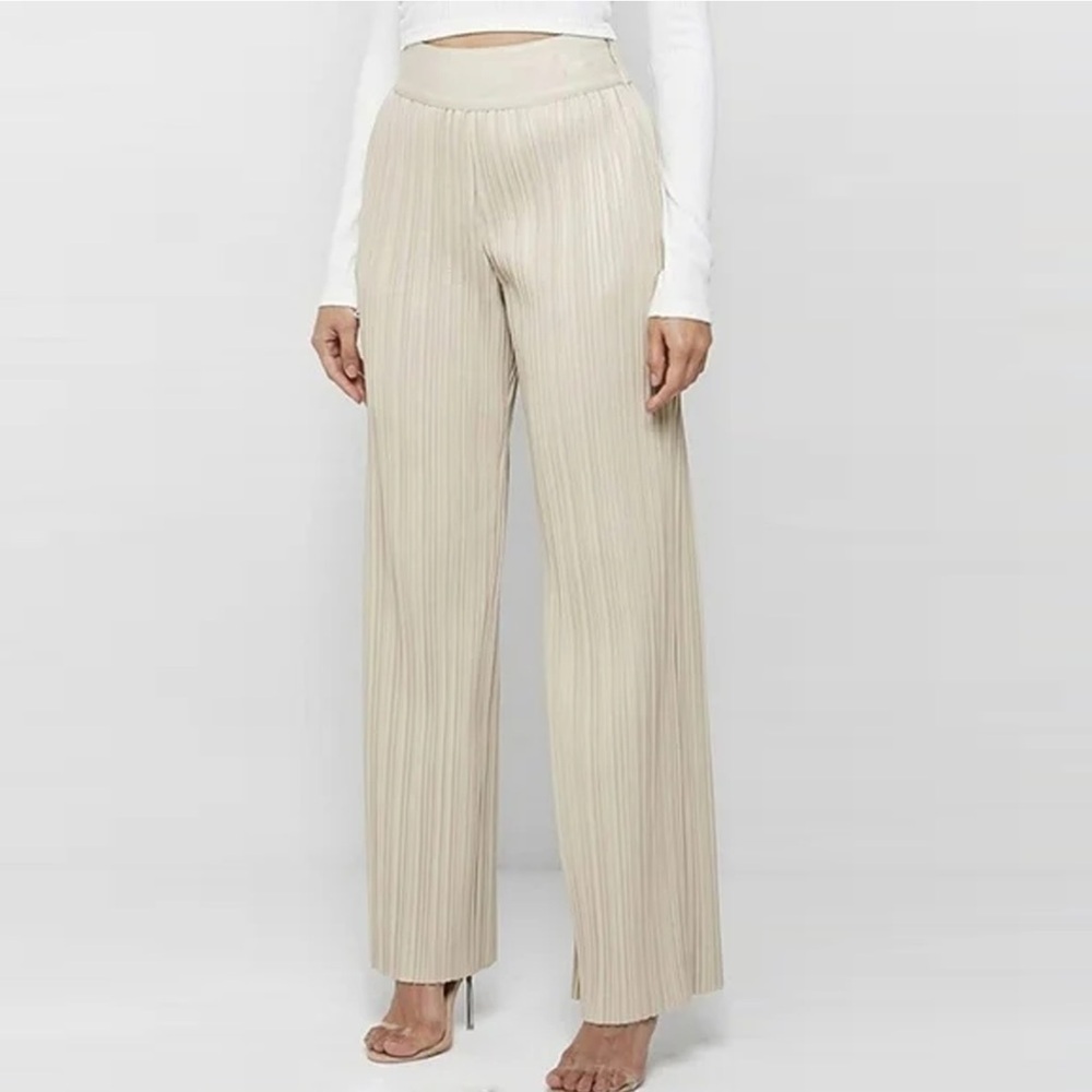 NWT - Manière De Voir - Pleated Faux Leather Wide Leg Trouser Pants - Cream
